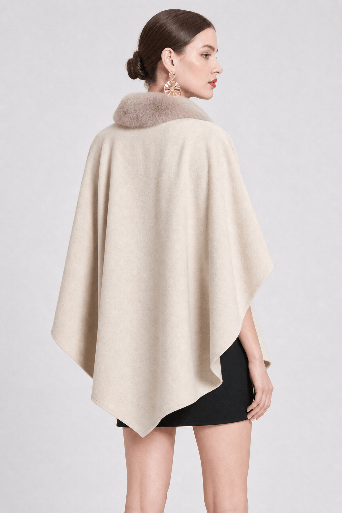 Cape Femme avec Col Fourrure