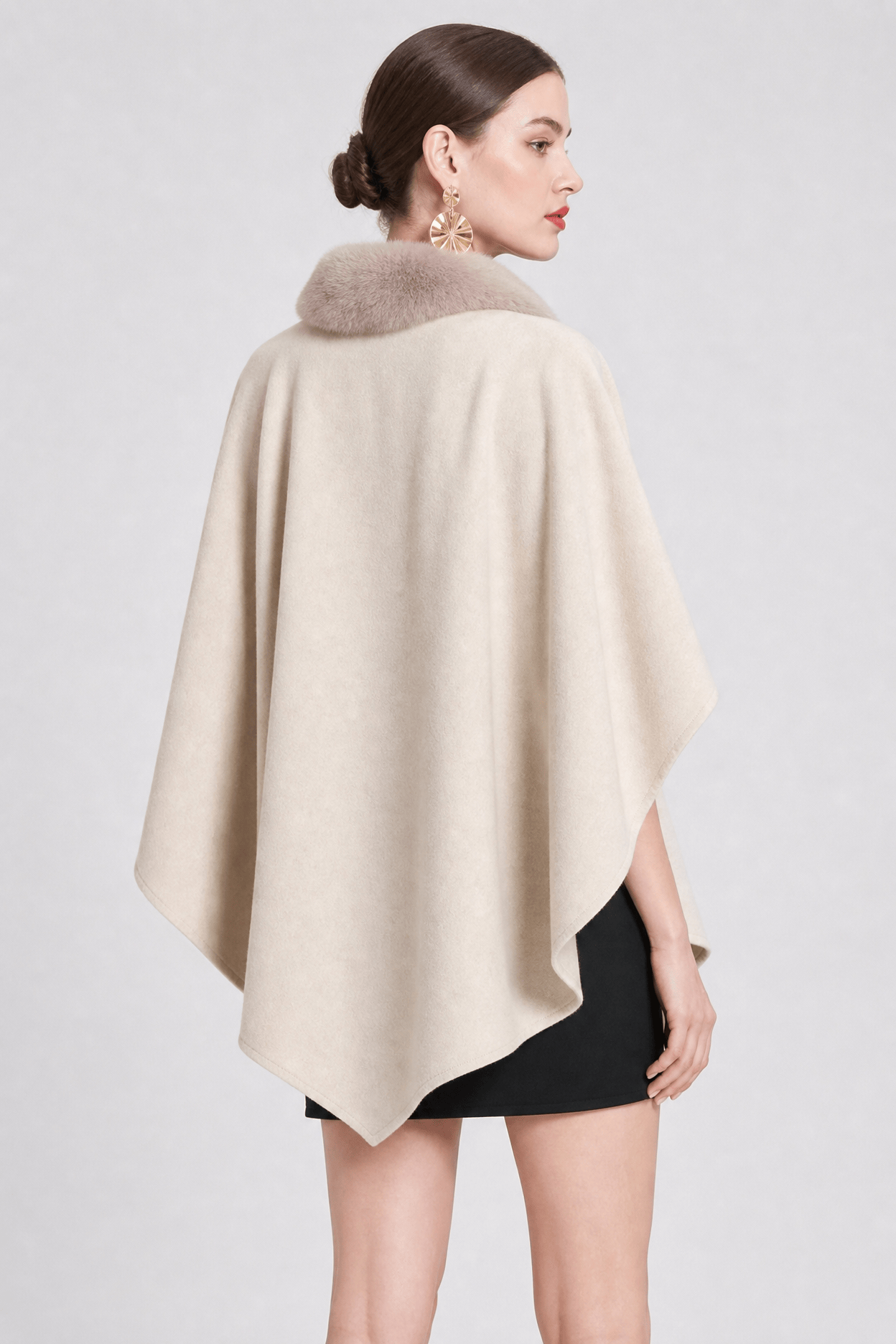 Cape Femme avec Col Fourrure