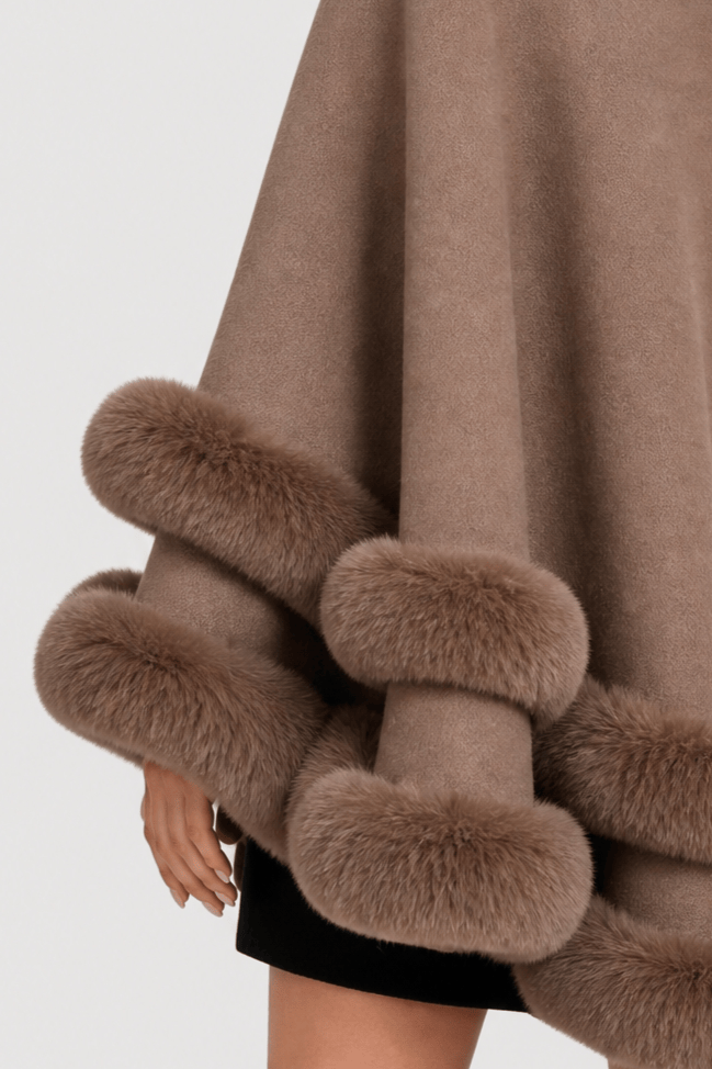 Cape Femme Fourrure avec Capuche