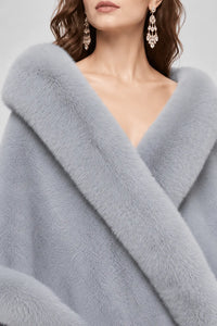 Cape Femme Mariage Hiver