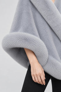 Cape Femme Mariage Hiver