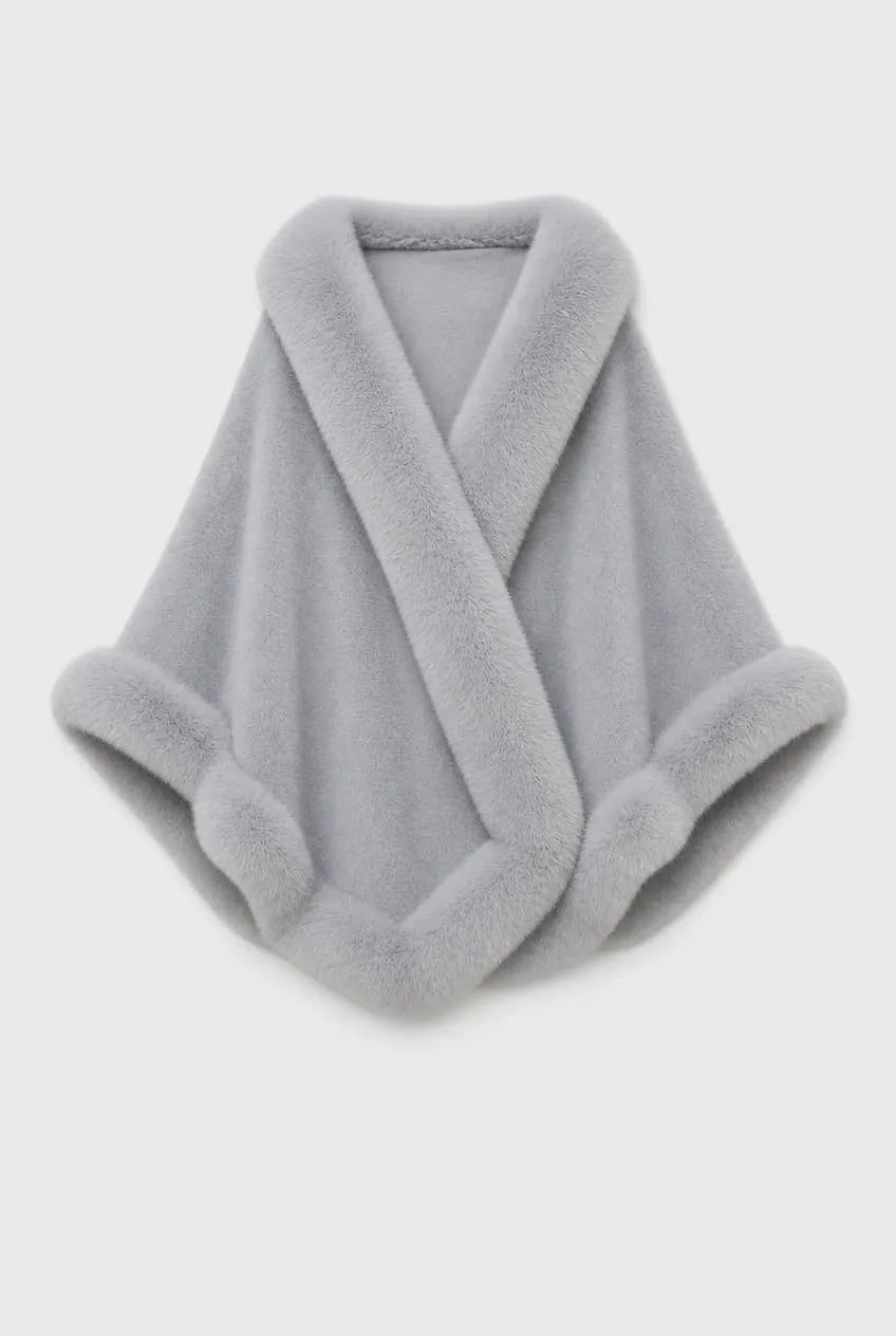 Cape Femme Mariage Hiver