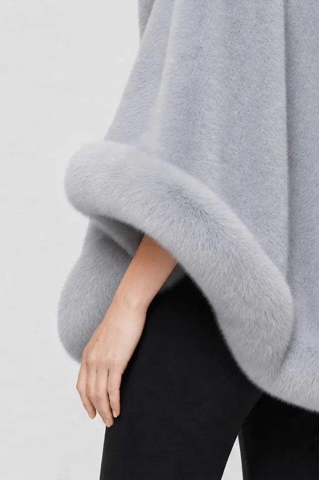 Cape Femme Mariage Hiver