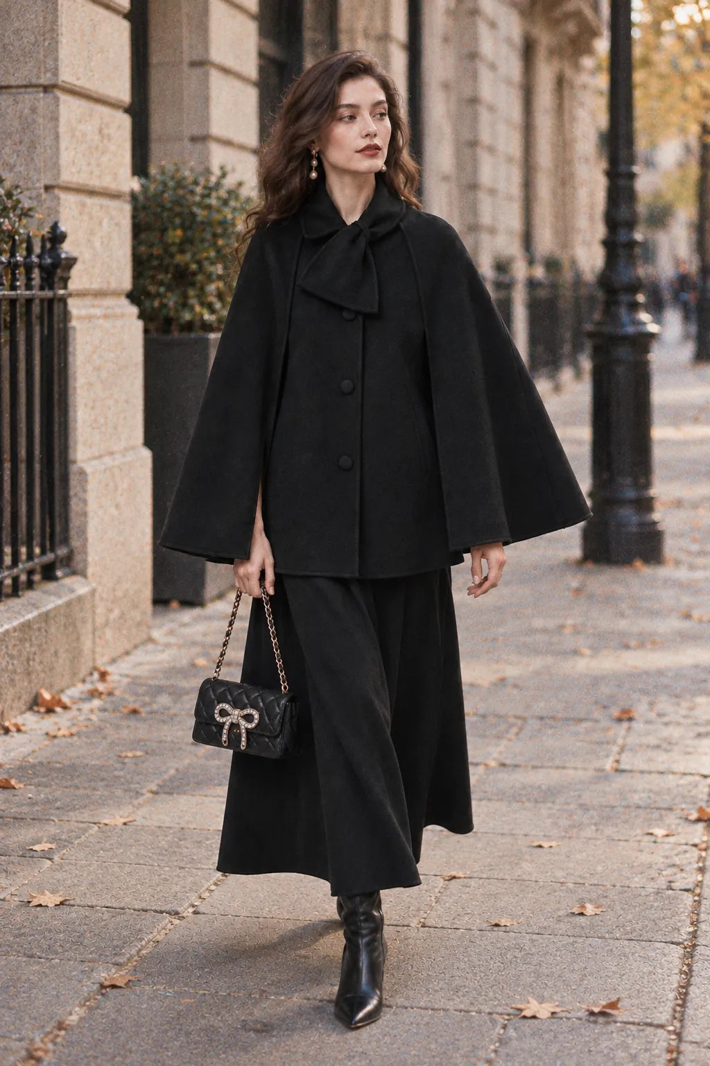 Cape Noire Femme Laine