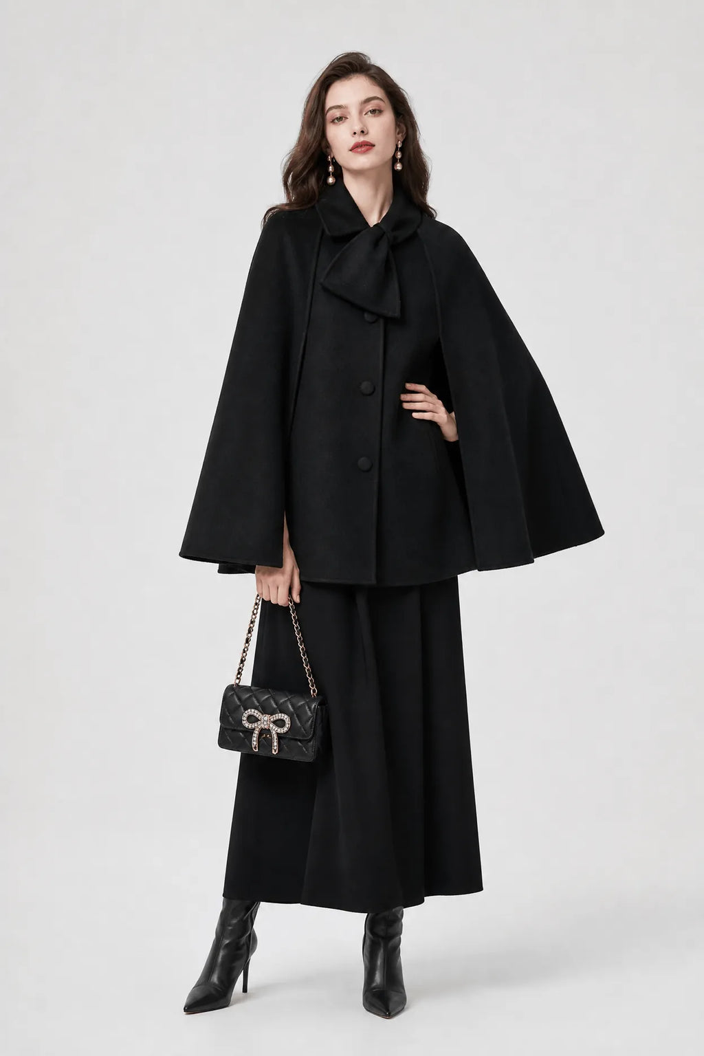 Cape Noire Femme Laine
