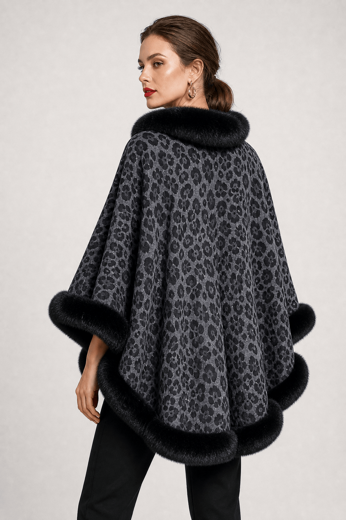 Poncho Femme Léopard avec Fourrure