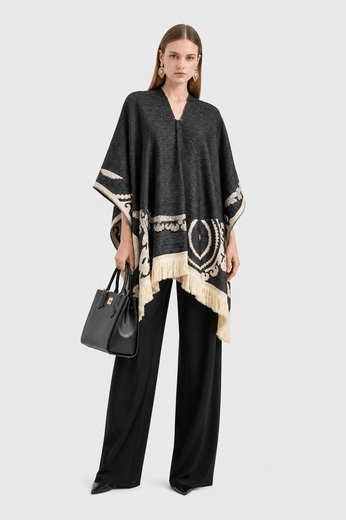 Poncho Noir à Franges